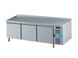 Шкаф холодильный KTM834661 3x40 / 60, 3-дверный, с чиллером COOL COMPACT Шкаф холодильный KTM834661 3x40 / 60, 3-дверный, с чиллером COOL COMPACT