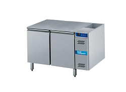 Шкаф холодильный центрального охлаждения 2xGN 2/3, 2-дверный, без столешницы KTO622360 COOL COMPACT Шкаф холодильный центрального охлаждения 2xGN 2/3, 2-дверный, без столешницы KTO622360 COOL COMPACT