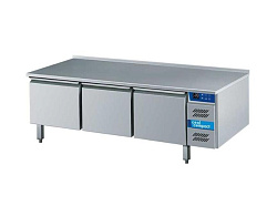 Шкаф холодильный центрального охлаждения 3xGN 2/3, 3-дверный, со столешницей и бортом KTO632341 COOL COMPACT Шкаф холодильный центрального охлаждения 3xGN 2/3, 3-дверный, со столешницей и бортом KTO632341 COOL COMPACT